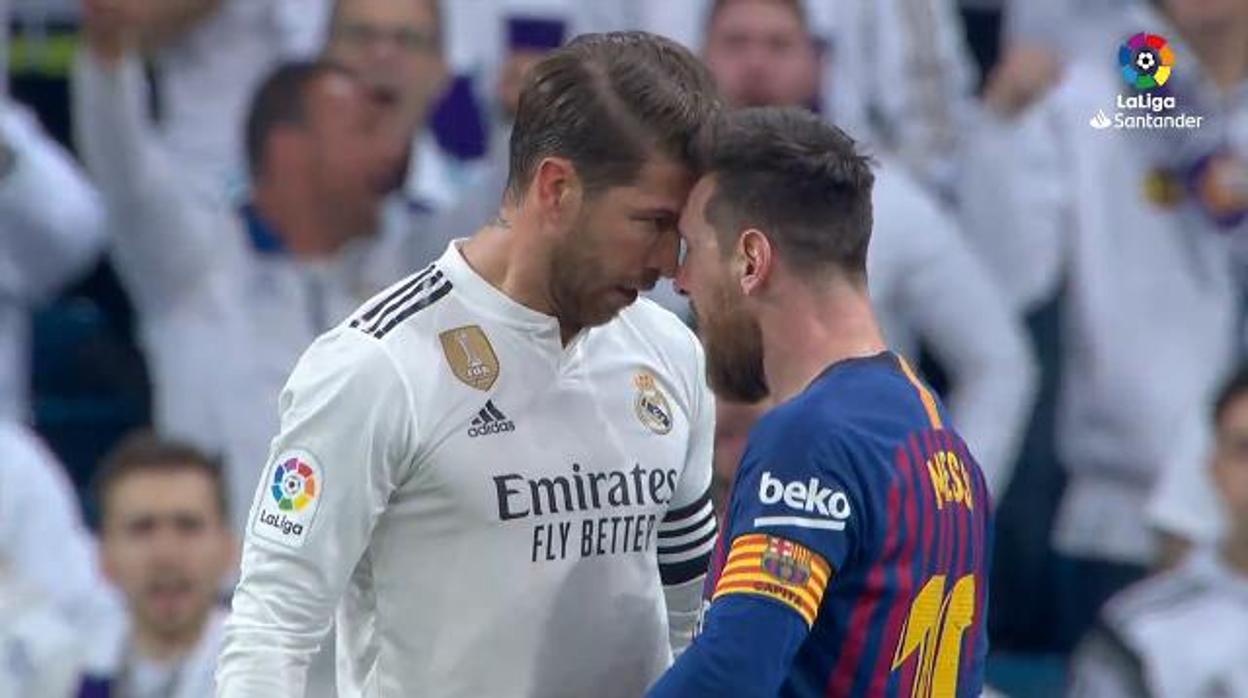 Enganchón entre Messi y Sergio Ramos en el Real Madrid 0-1 Barcelona