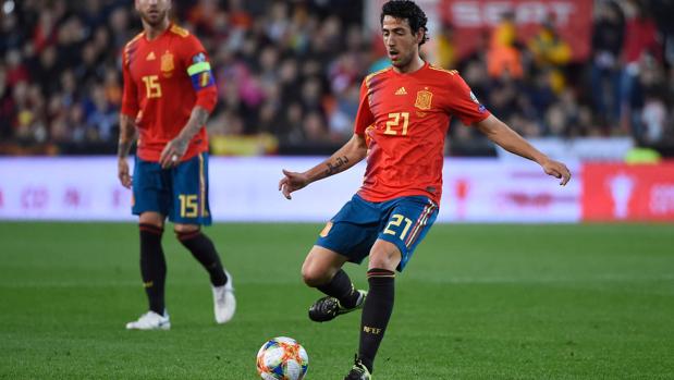 Parejo, con el balón en Mestalla