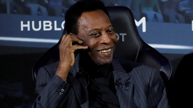 Pele, durante el acto previo a qeu fuera ingresado