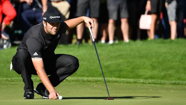 Jon Rahm, concentrado en el difícil recorrido londinense de Wentworth