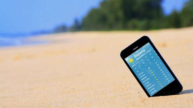 El teléfono móvil también se usa en la playa
