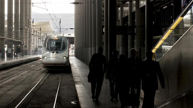 Tren de alta velocidad en la estación de Atocha