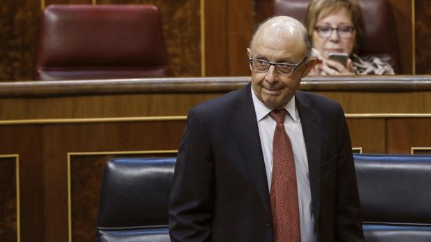 El ministro de Hacienda, Cristóbal Montoro, en el Congreso