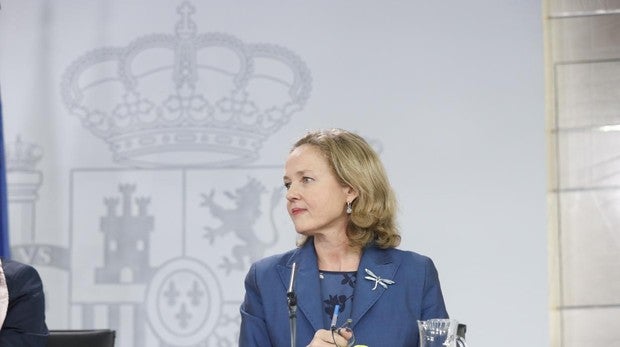 La ministra de Economía, Nadia Calviño, tras el Consejo de Ministros
