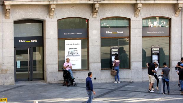 La entidad también ha explicado que en los nueve primeros meses del año, los recursos de clientes han aumentado en conjunto un 5,1%