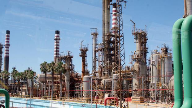 Vista de la Refinería San Roque de Cepsa