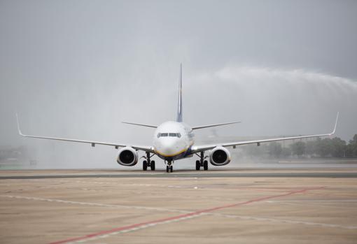 Un reglamento europeo recoge las compensaciones a que tienen derecho los viajeros en vuelo por retrasos de más de tres horas