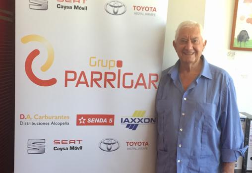Isaías Parrilla abrió su primera estación de servicio en 1965