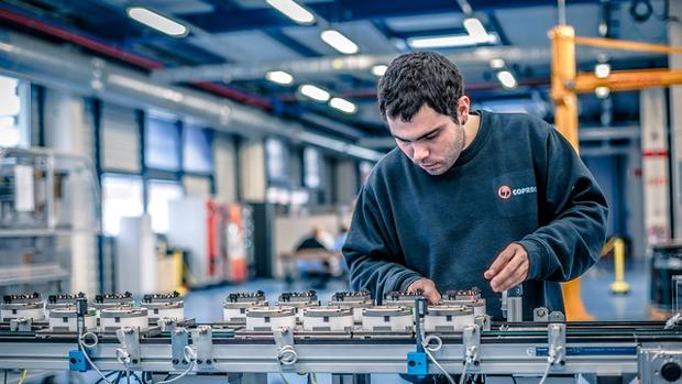 Los empleados son socios de la empresa y el Consejo rector es elegido por la plantilla.