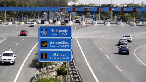 Imagen del peaje de la autopista que une Sevilla y Cádiz