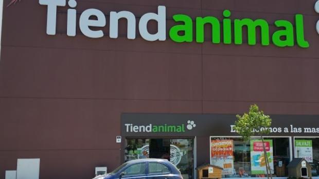 Tiendanimal del parque comercial Alavera de San Juan de Aznalfarache