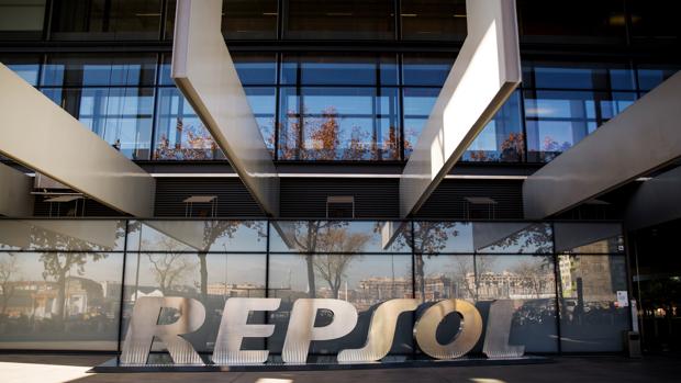 Entrada de la sede de Repsol en Madrid