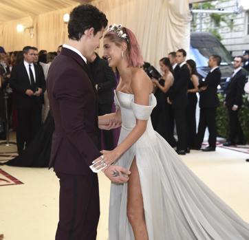 Shawn Mendes y Hailey Baldwin