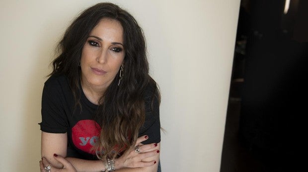 Malú, durante la entrevista con ABC