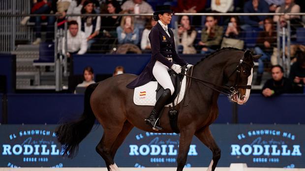 Beatriz Ferrer-Salat, durante una competición de doma clásica
