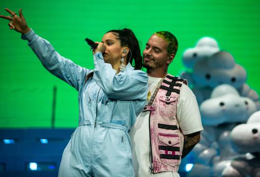 La artista catalana con J Balvin en Coachella