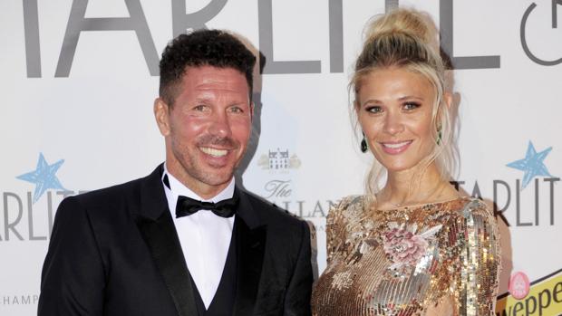 Diego Simeone y Carla Pereyra durante la Gala del Starlite Festival de Marbella en 2017.
