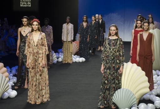 Desfile de Ailanto en la MBFW