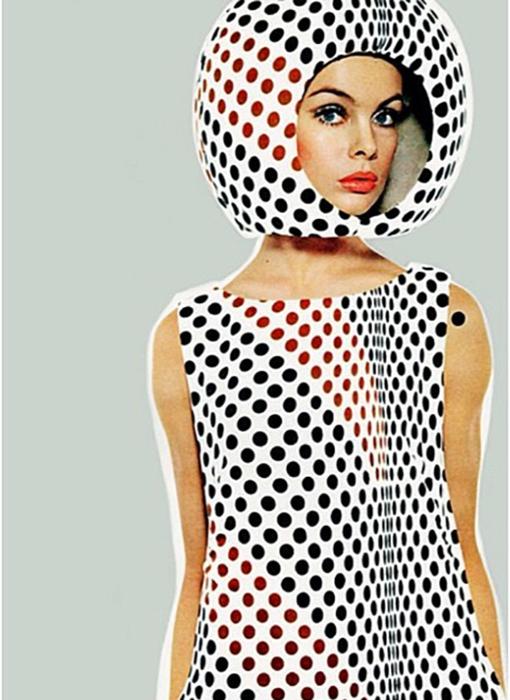 Jean Shrimpton con la versión del traje de astronauta que diseñó Courrèges