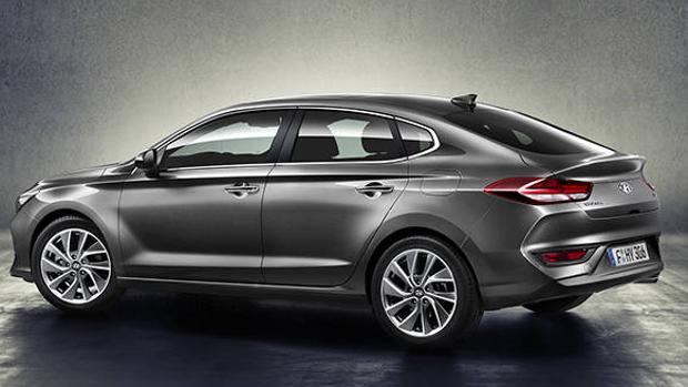 El nuevo Hyundai i30 Fastback presenta una línea elegante de coupé