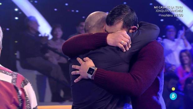 José Francisco e Ismael en el momento de su reencuentro
