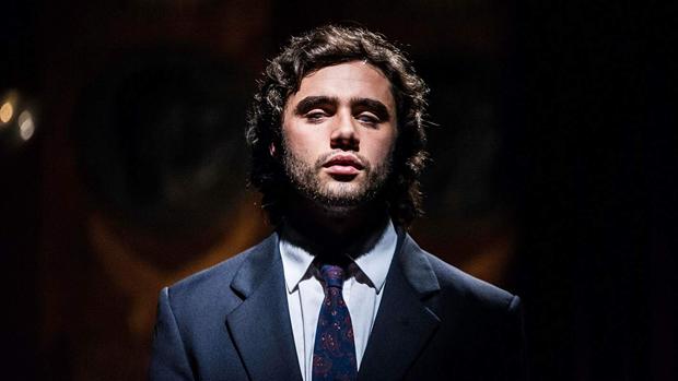 Toby Sebastian interpreta a Andrea Bocelli