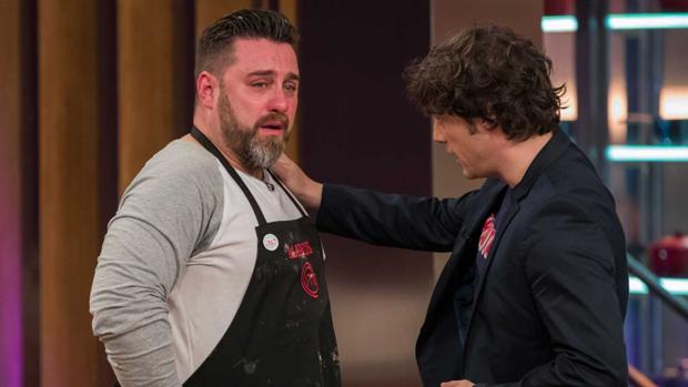 Marcos llora durante la prueba decisiva de Masterchef