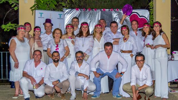 La asociación ha celebrado su primer año de existencia con una «Noche en blanco»