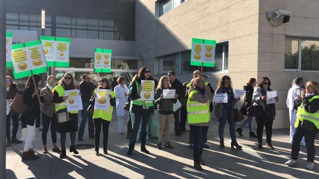 Los trabajadores del Hospital de Utrera ya han protagonizado varias manifestaciones para mostrar su malestar