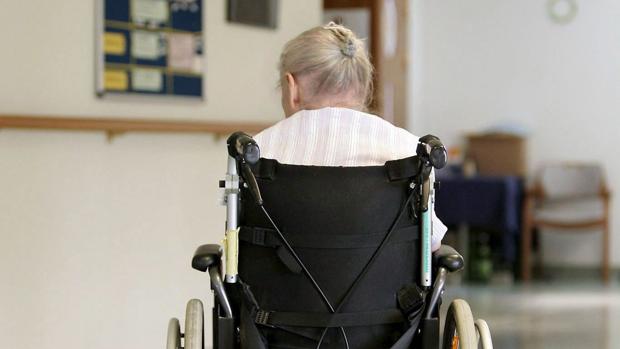 Los ancianos son colectivos dependientes