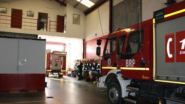 Tres personas han resultado heridas en dos incendios registrados esta madrugada