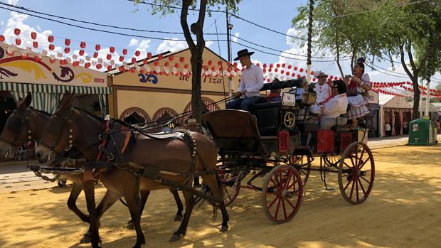 El paseo de caballos va en aumento y podrá disfrutarse cada día hasta las 20.00 horas