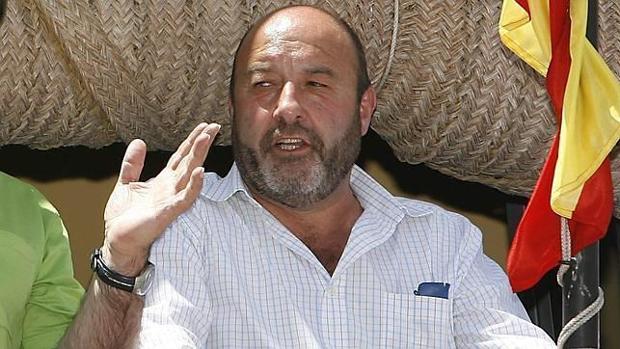 El alcalde socialista José Solís de Villamanrique de la Condesa