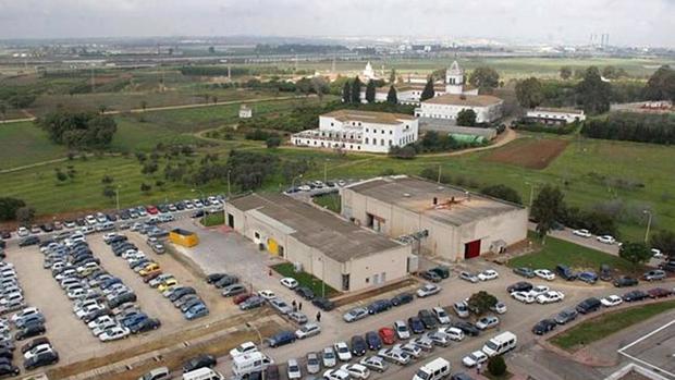 El Cortijo de Cuarto se entrecuentra en terrenos municipales de Sevilla y Dos Hermanas