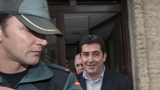 Antonio Maestre sale de los juzgados de Utrera tras declarar