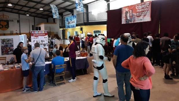 Juegos, exposiciones o zona comercial, llenan la superficie de la feria