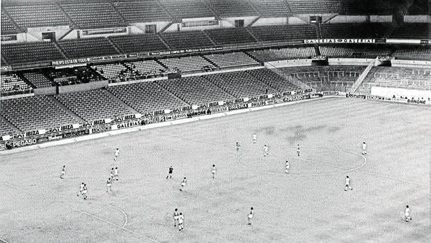 Apescto del Bernabéu en el Real Madrid-Nápoles