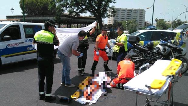 El herido ha sido trasladao al hospital Virgen del Rocío