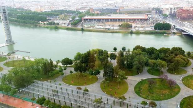 El nuevo parque Magallanes, visto desde el rascacielos Torre Sevilla