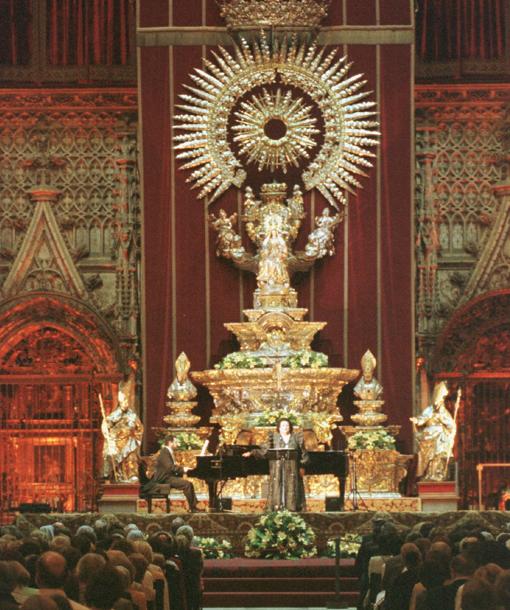 Montserrat Caballé en el recital en la Catedral de Sevilla