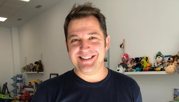 Javi Padilla es el autor de «Mara Turing. El despertar de los Hackers»