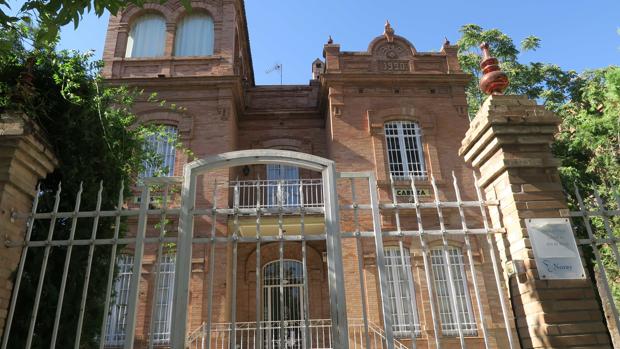 Fachada de una casa en el número 35 de la calle Cristo de la Sed en el barrio de Nervión