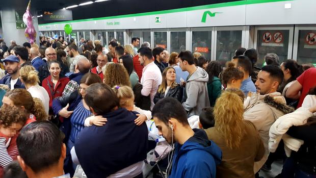 La afluencia al metro durante la Semana Santa es muy elevada