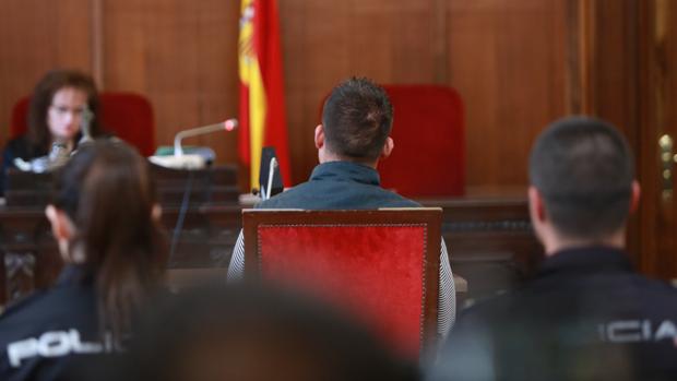 El acusado, durante su declaración ante el tribunal popular