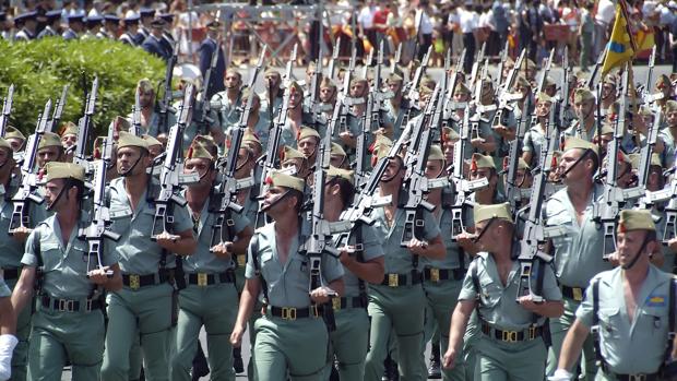 Unidad de legionarios en el desfile que se celebró en Sevilla en 2006