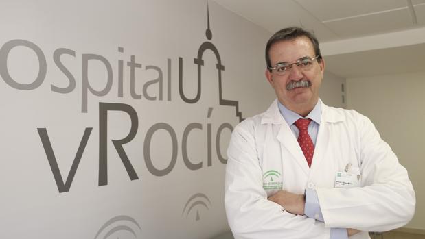 Manuel Molina en el hospital Virgen del Rocio