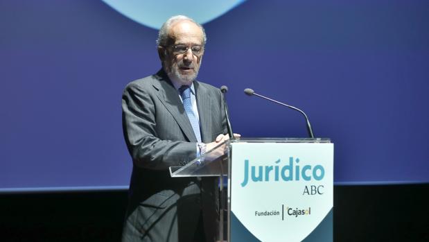 Santiago Muñoz Machado