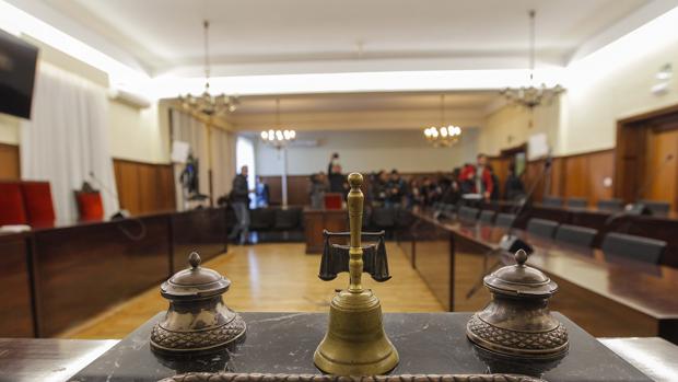 Una sala de juicios