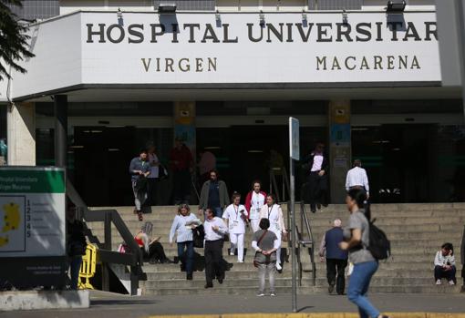 A patient remains isolated in the Virgin Macarena on suspicion of coronavirus