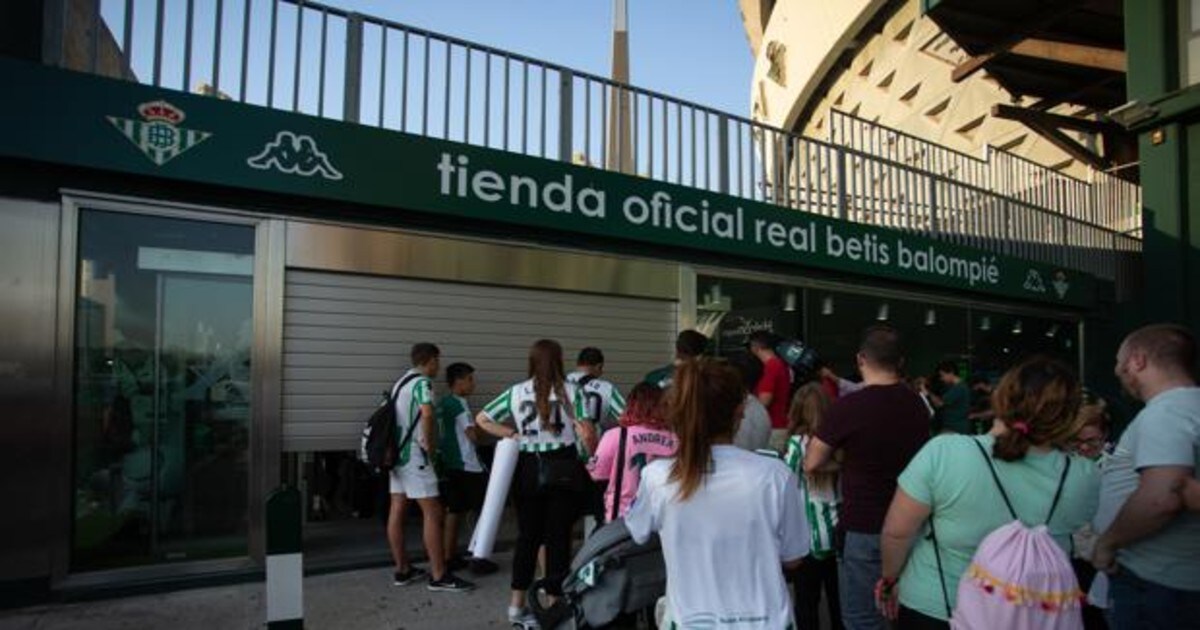 Condenada la exresponsable de la tienda oficial del Betis en el Villamarín por estafa